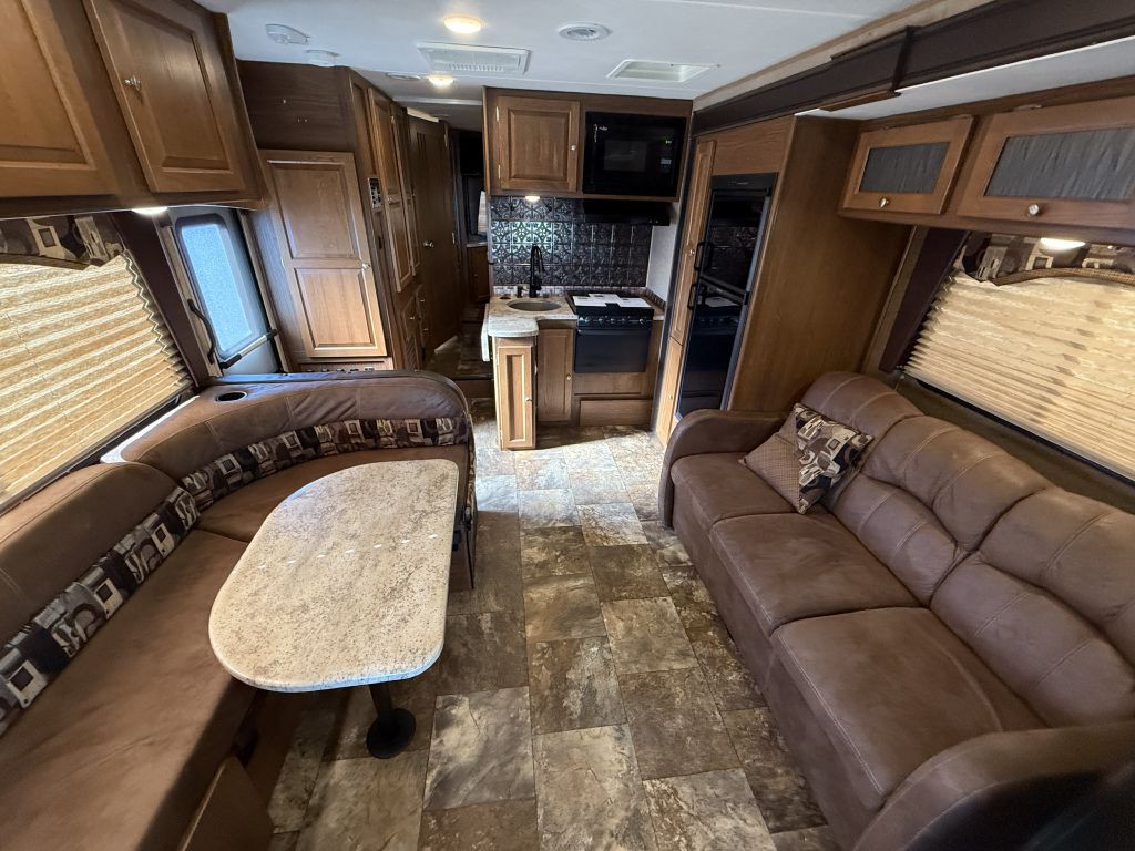 2016 Ford Econoline Image 72