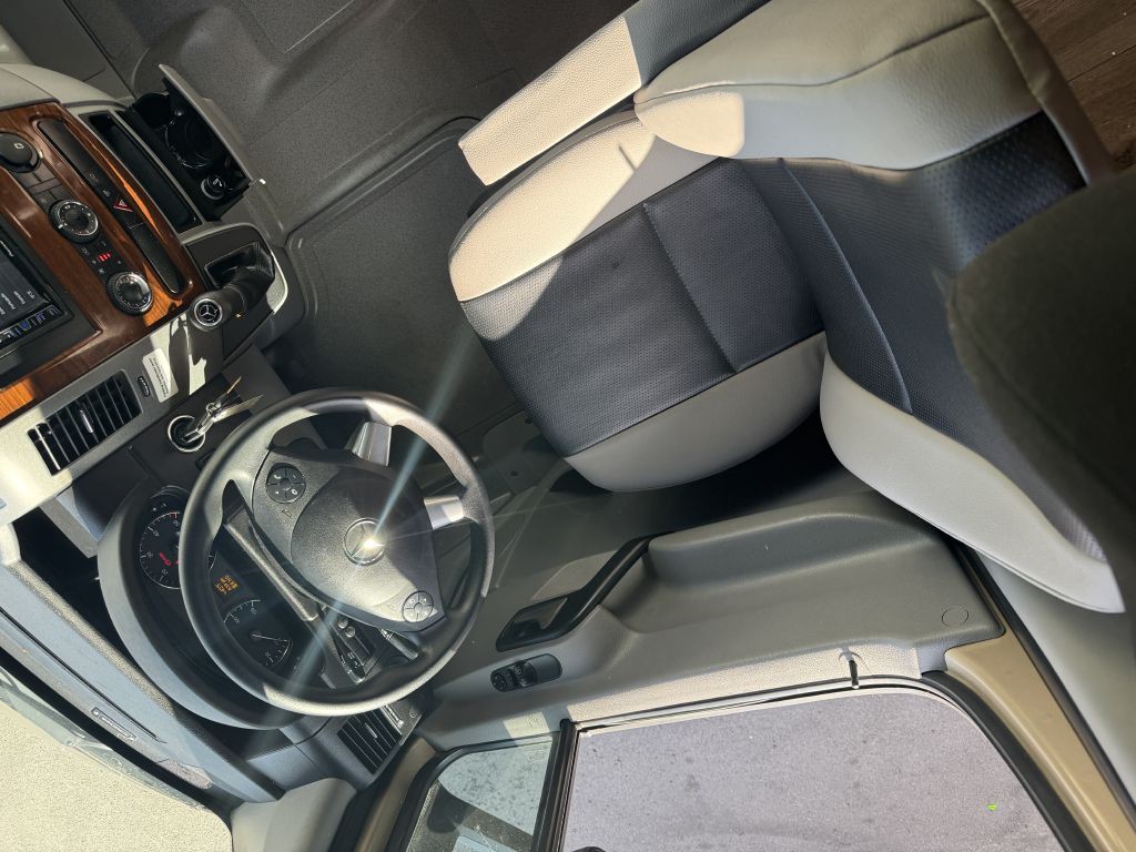 2017 Mercedes-Benz Sprinter Image 35
