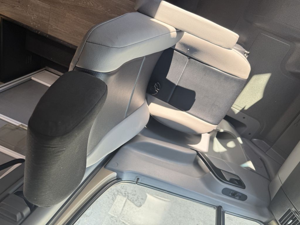 2017 Mercedes-Benz Sprinter Image 36