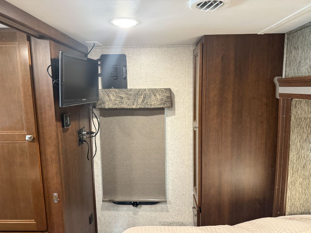 2017 Mercedes-Benz Sprinter Image 57