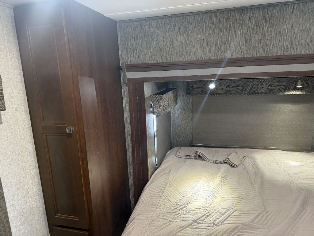 2017 Mercedes-Benz Sprinter Image 58