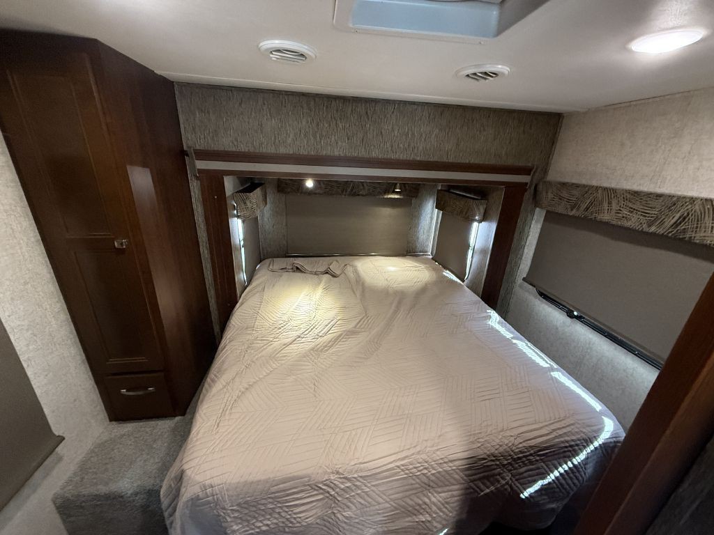 2017 Mercedes-Benz Sprinter Image 61