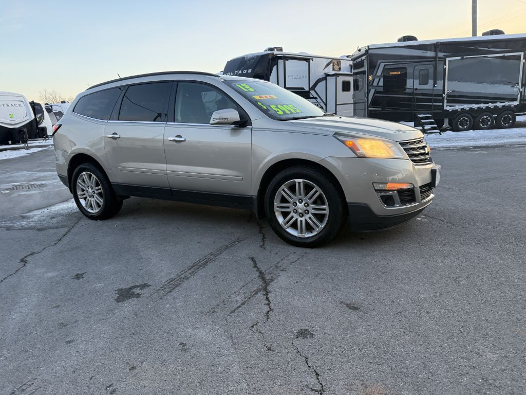 2013 Chevrolet Traverse Image 2
