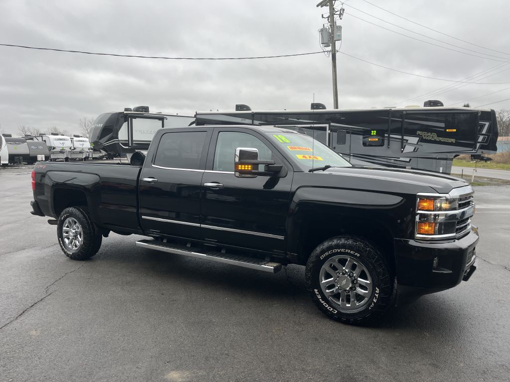 2018 Chevrolet Silverado 1500 Image 2