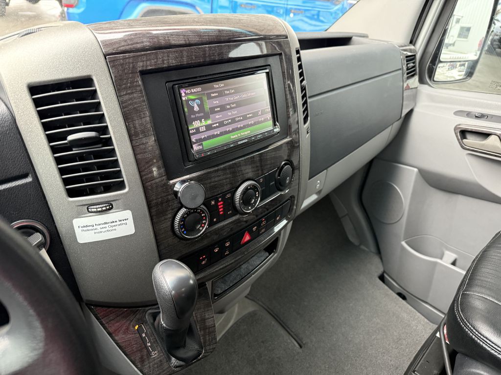 2014 Mercedes-Benz Sprinter Image 40