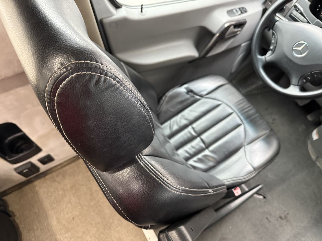 2014 Mercedes-Benz Sprinter Image 44