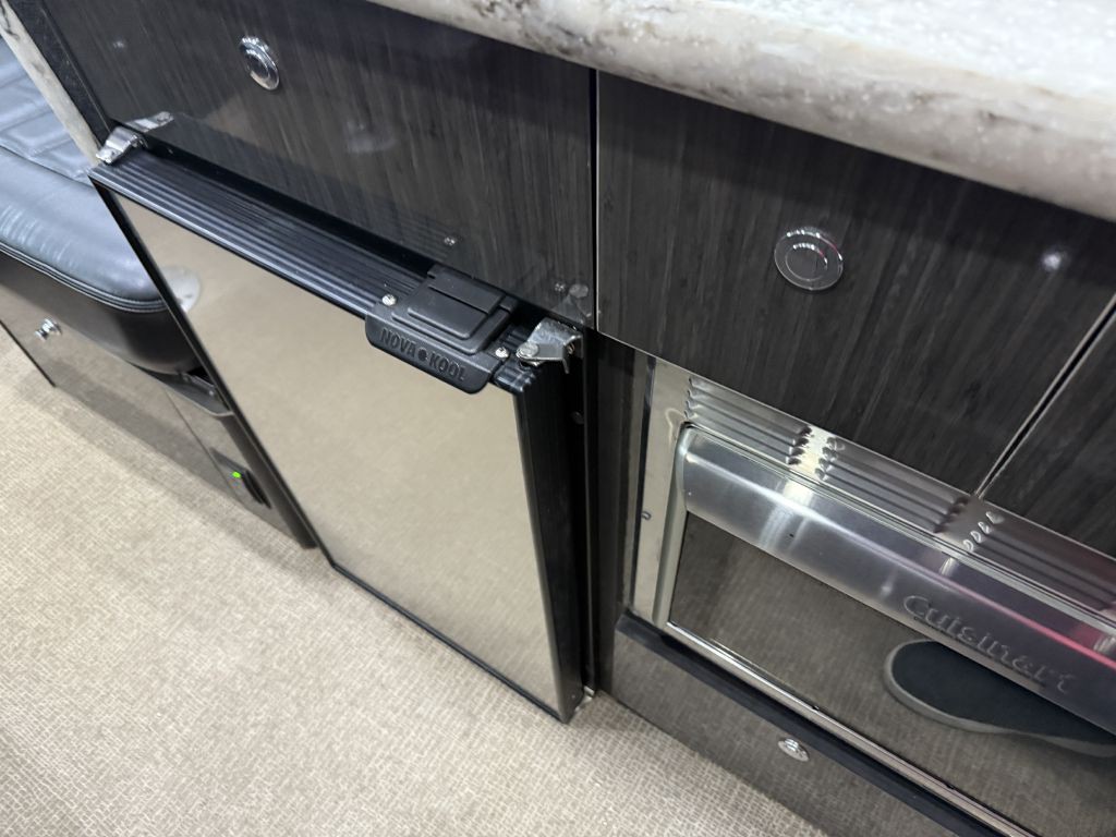 2014 Mercedes-Benz Sprinter Image 52