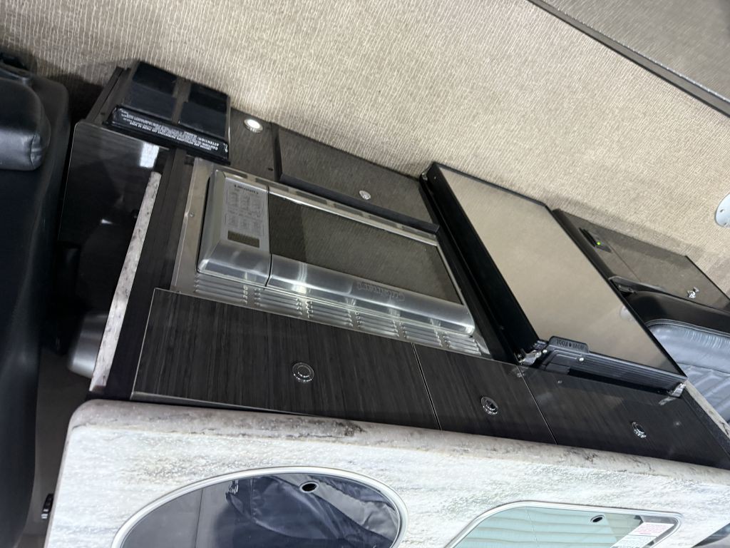 2014 Mercedes-Benz Sprinter Image 54