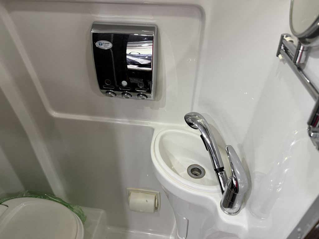 2014 Mercedes-Benz Sprinter Image 60