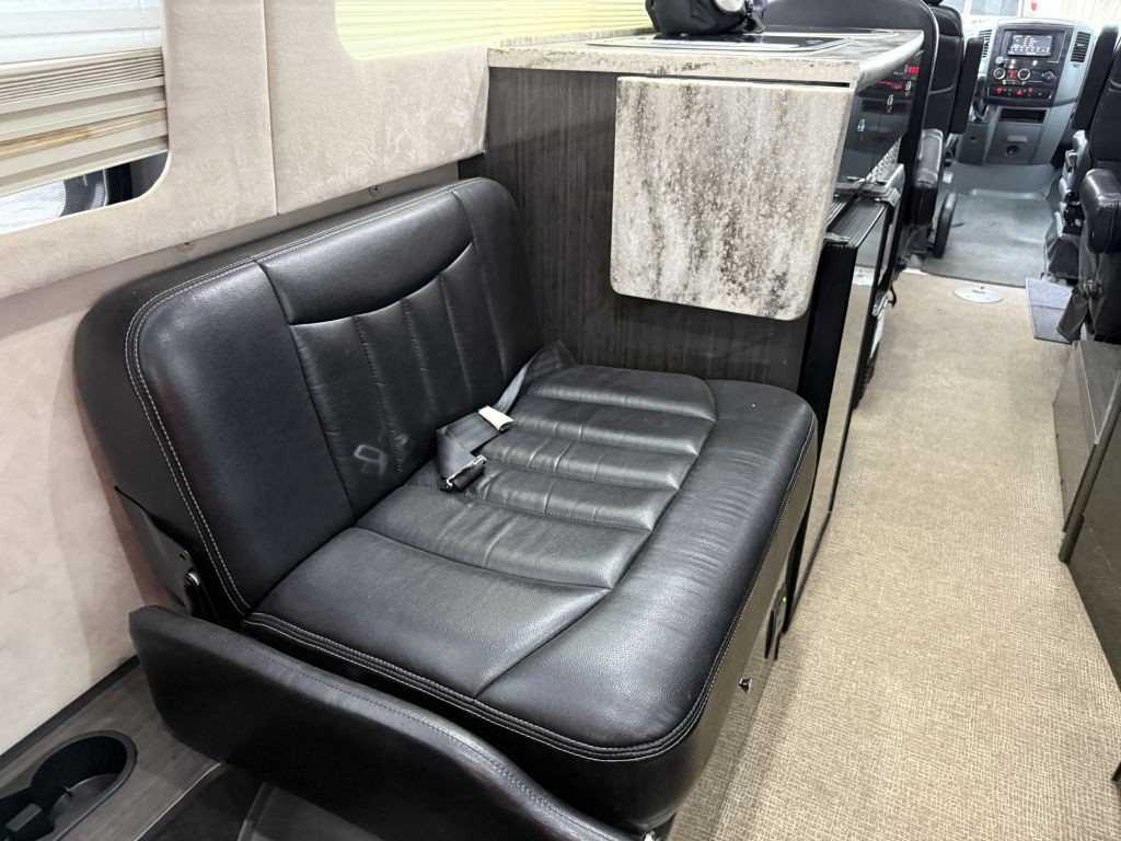 2014 Mercedes-Benz Sprinter Image 70