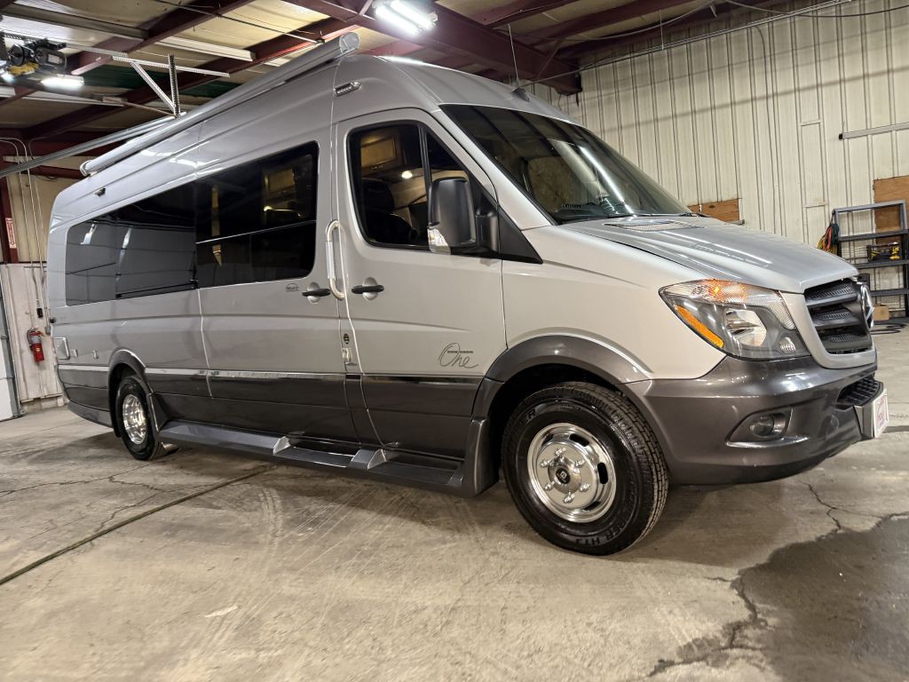 2017 Mercedes-Benz Sprinter Image 3