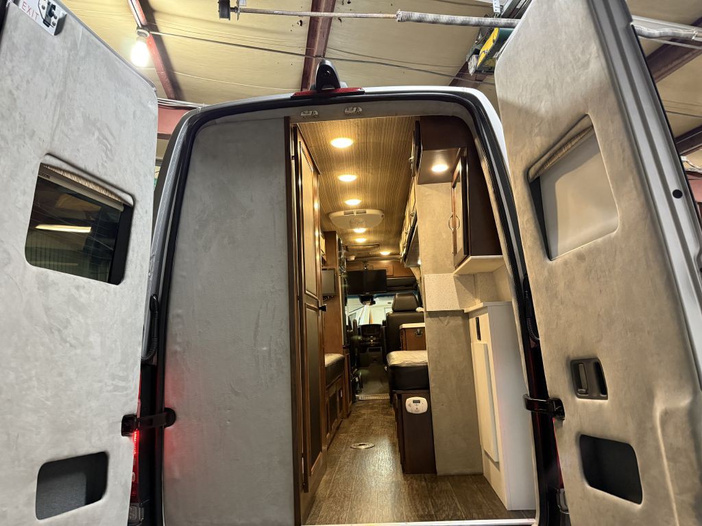 2017 Mercedes-Benz Sprinter Image 16