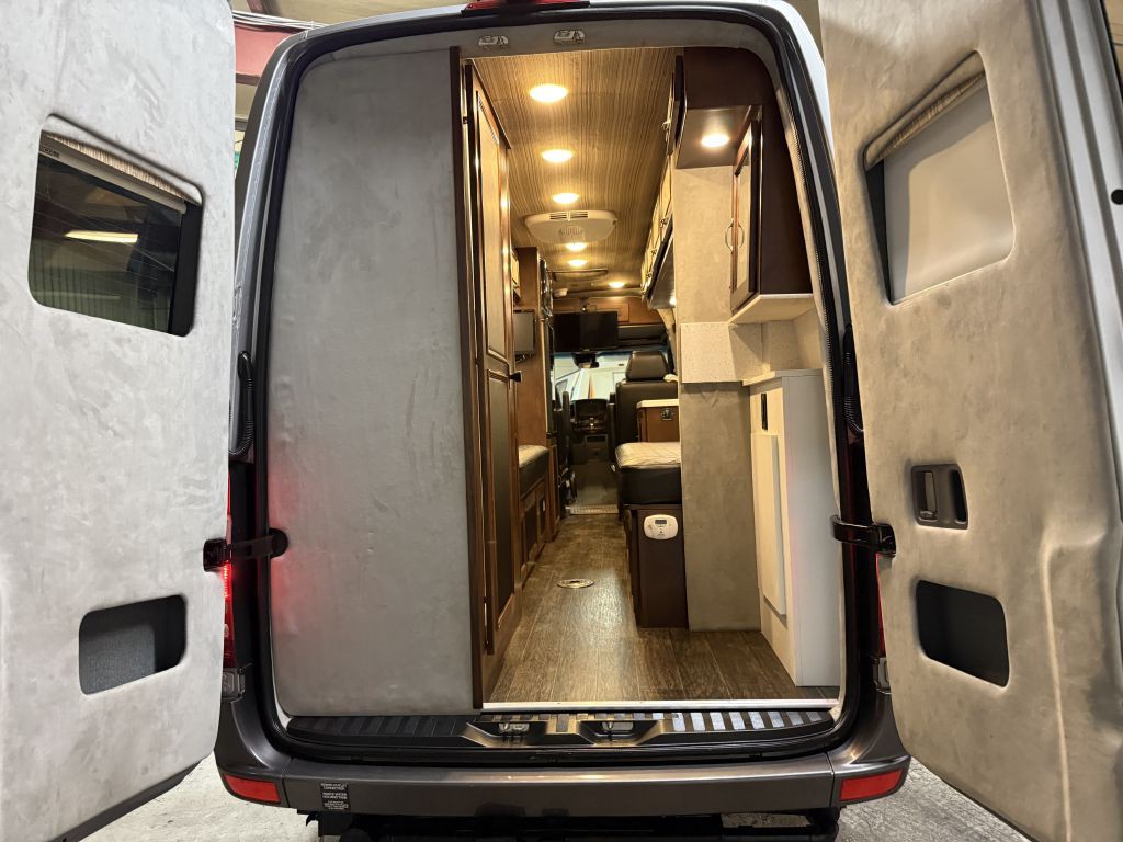 2017 Mercedes-Benz Sprinter Image 17