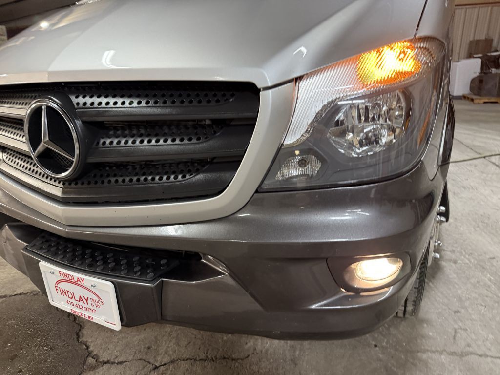 2017 Mercedes-Benz Sprinter Image 42