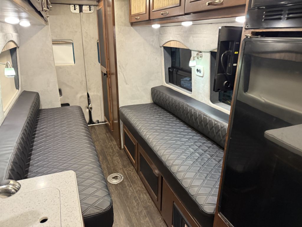 2017 Mercedes-Benz Sprinter Image 57