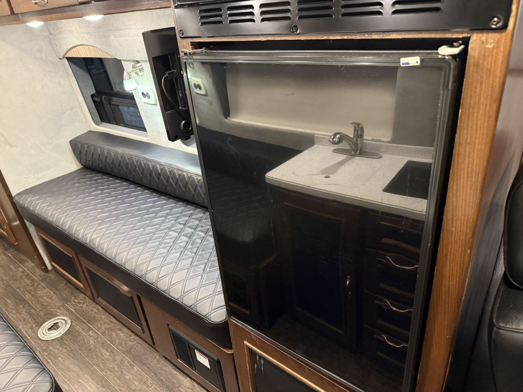 2017 Mercedes-Benz Sprinter Image 59