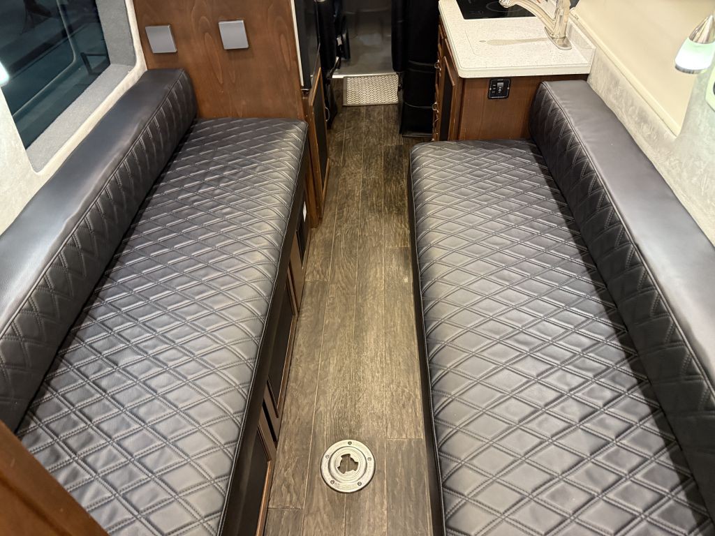 2017 Mercedes-Benz Sprinter Image 64