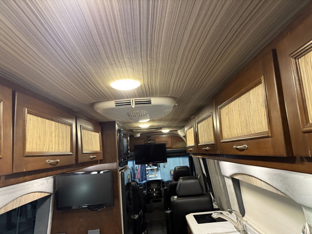 2017 Mercedes-Benz Sprinter Image 65