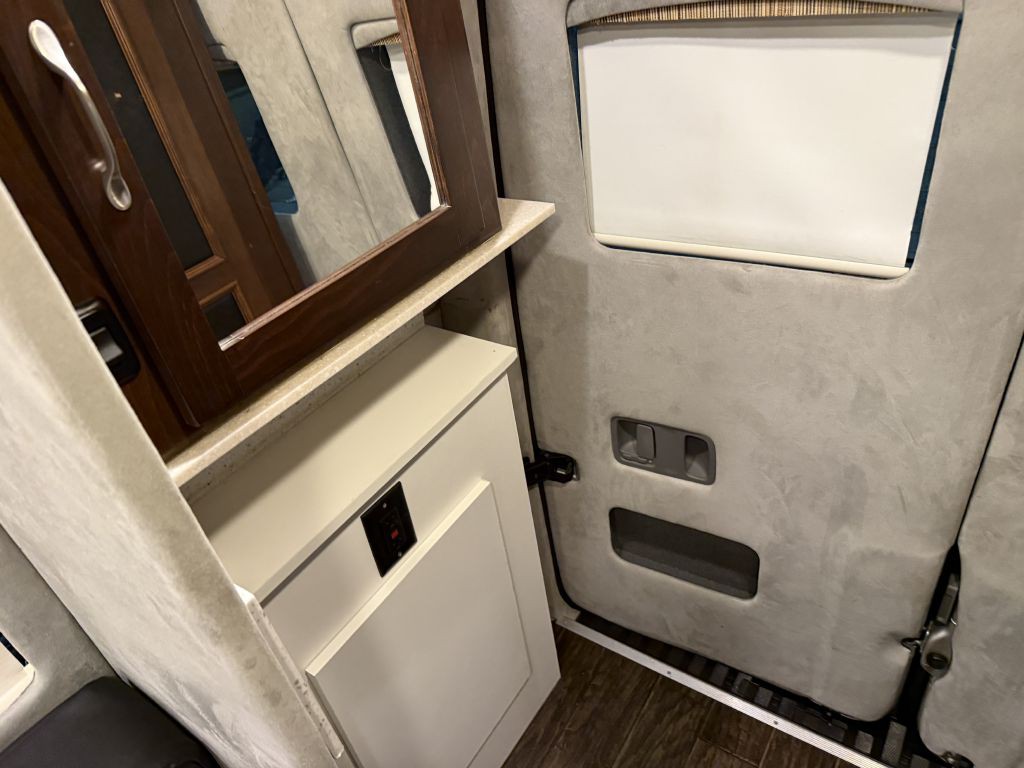 2017 Mercedes-Benz Sprinter Image 68