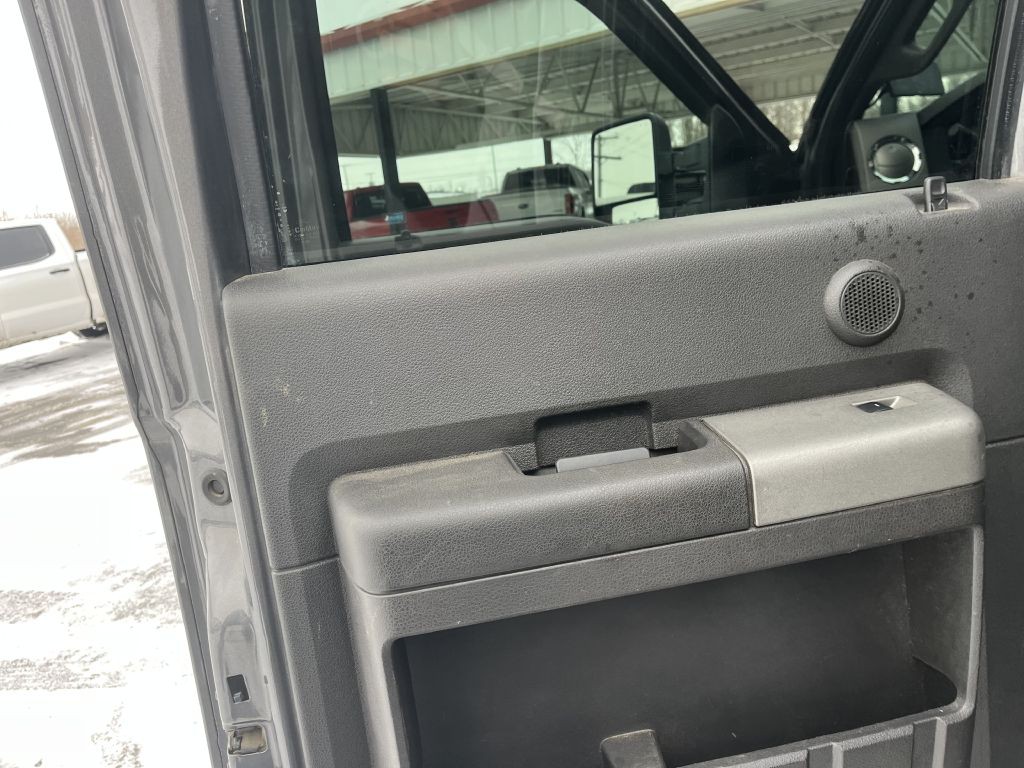 2011 Ford F-250 Image 16