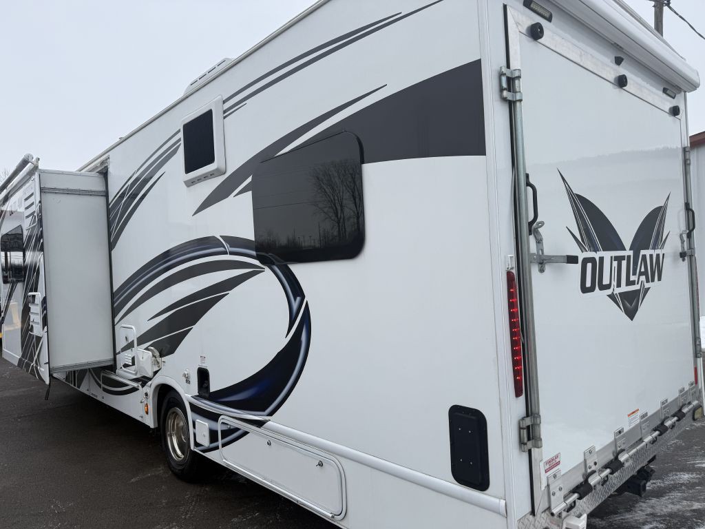 2022 Ford Econoline Image 11