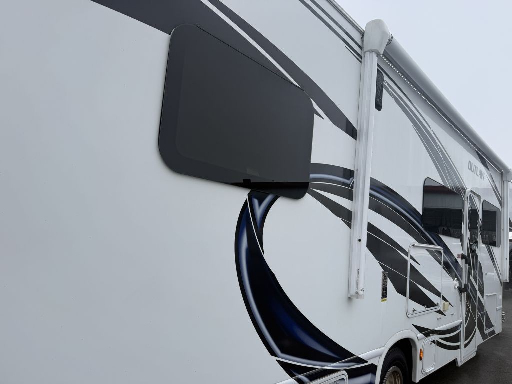 2022 Ford Econoline Image 13