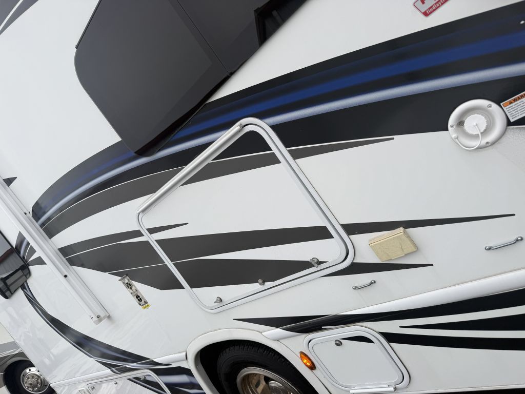 2022 Ford Econoline Image 18