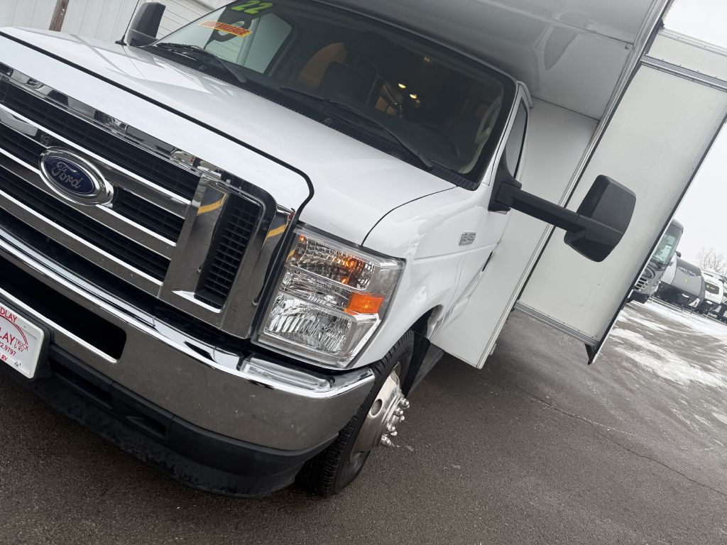 2022 Ford Econoline Image 25