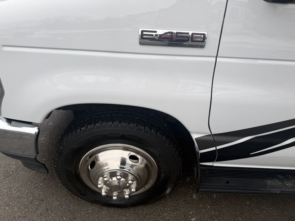 2022 Ford Econoline Image 26