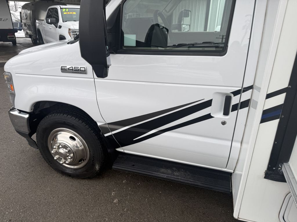 2022 Ford Econoline Image 27