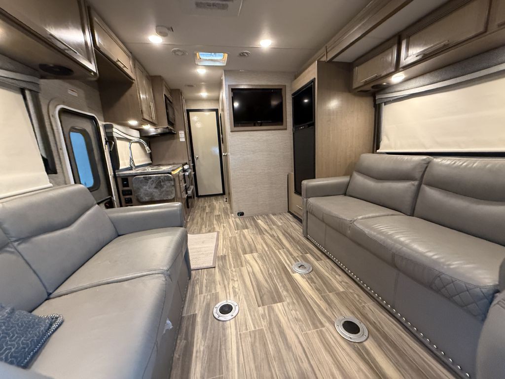 2022 Ford Econoline Image 41