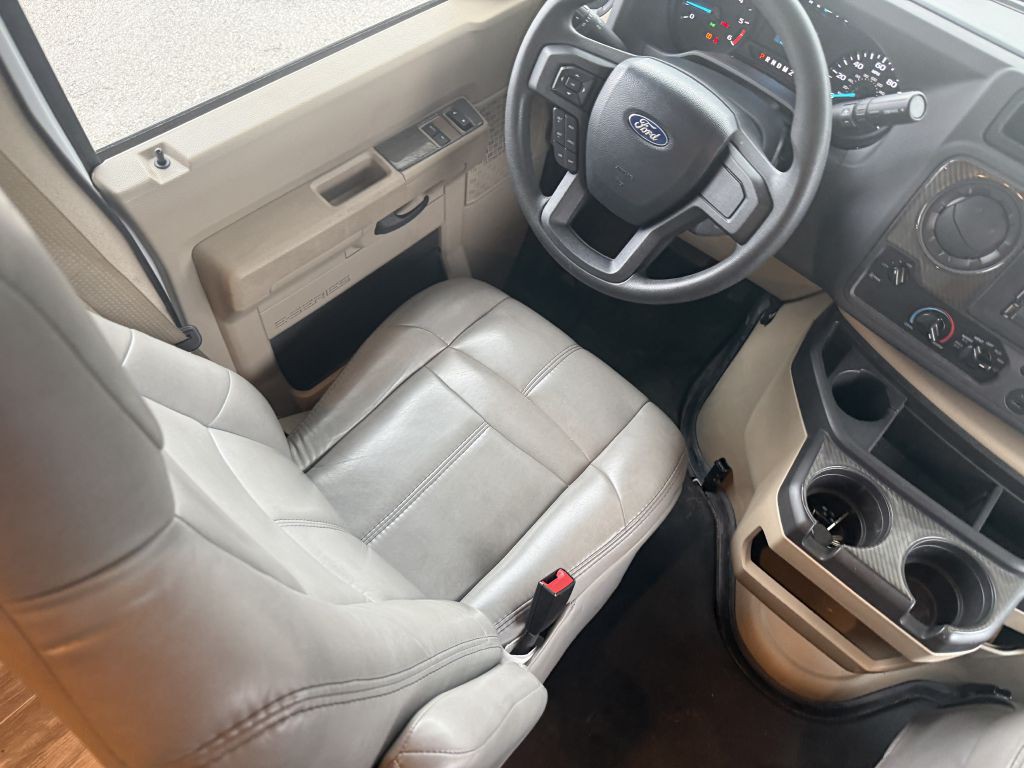 2022 Ford Econoline Image 42