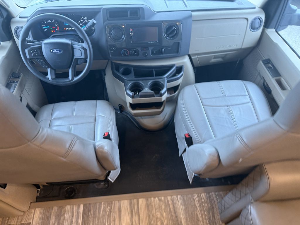 2022 Ford Econoline Image 44