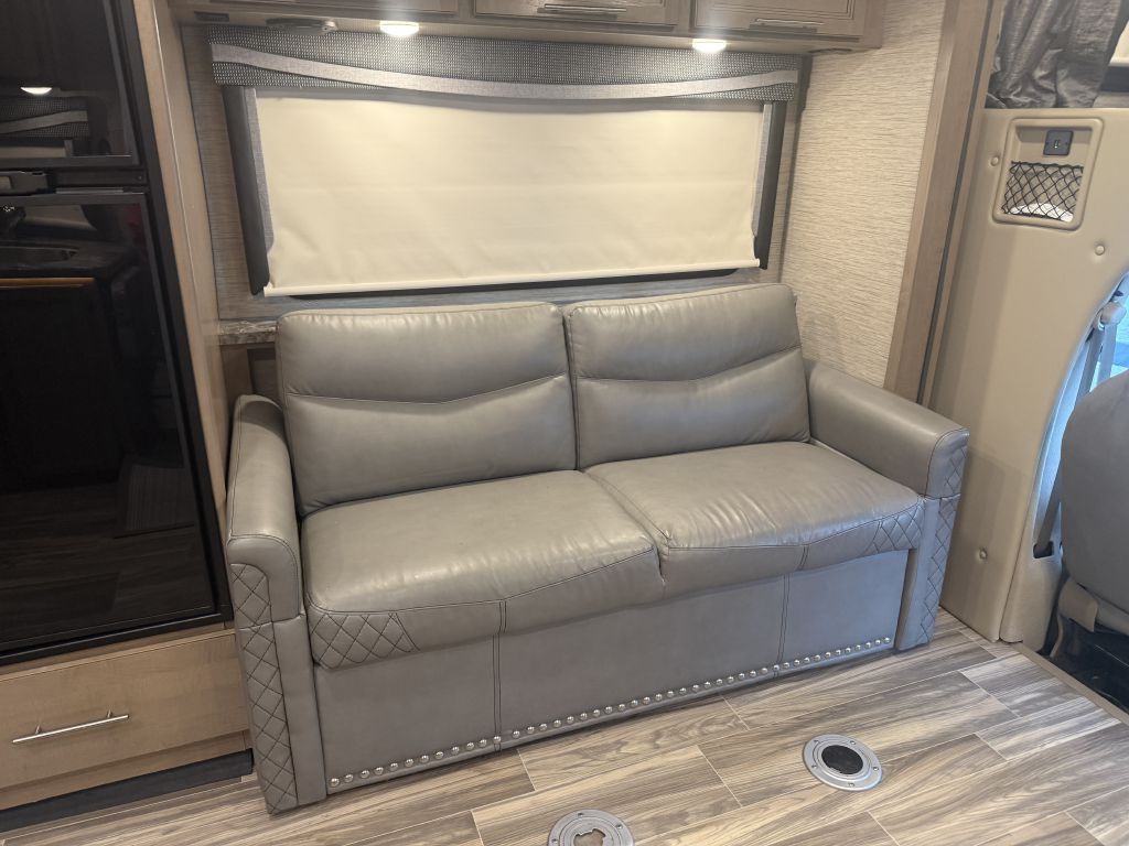 2022 Ford Econoline Image 47