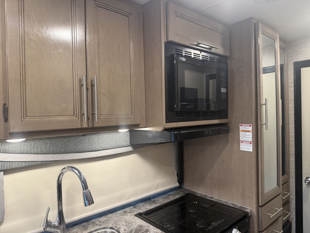 2022 Ford Econoline Image 54