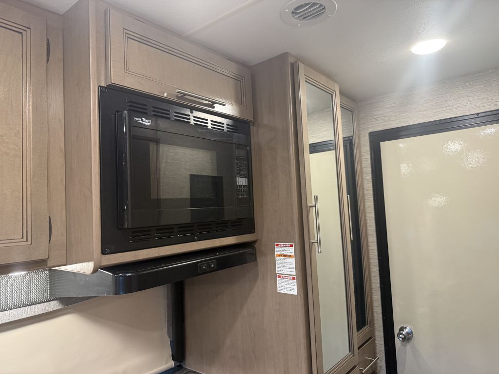 2022 Ford Econoline Image 58