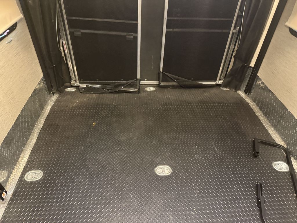 2022 Ford Econoline Image 70