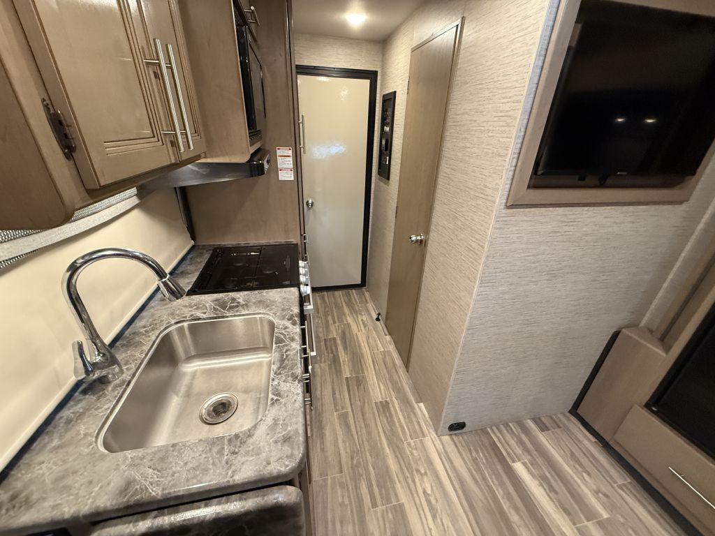 2022 Ford Econoline Image 73