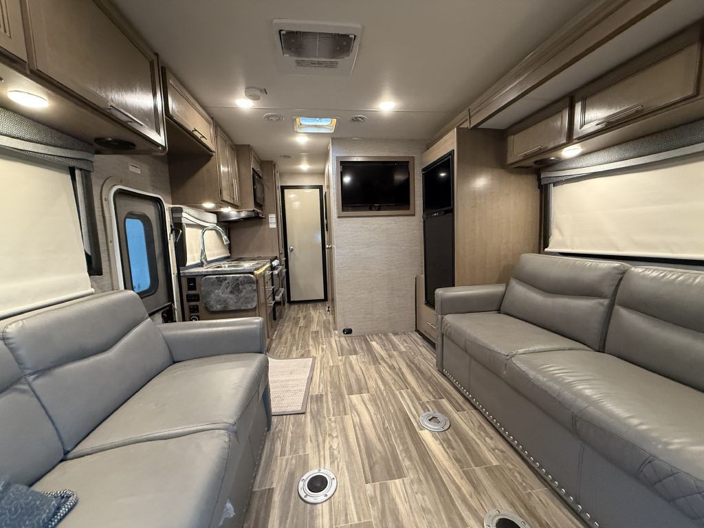 2022 Ford Econoline Image 75