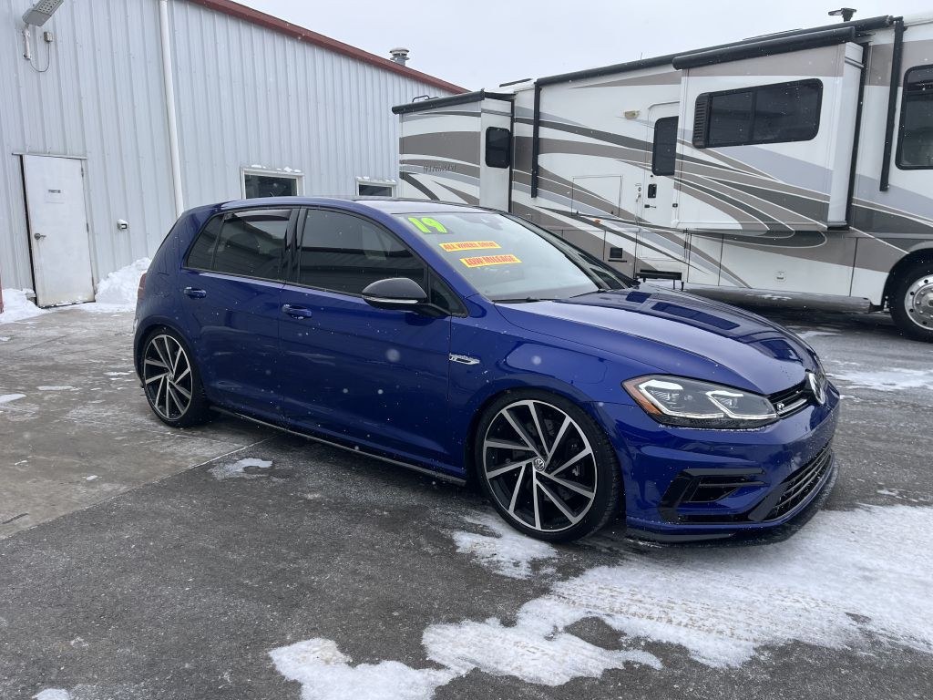 2019 Volkswagen Golf Image 2