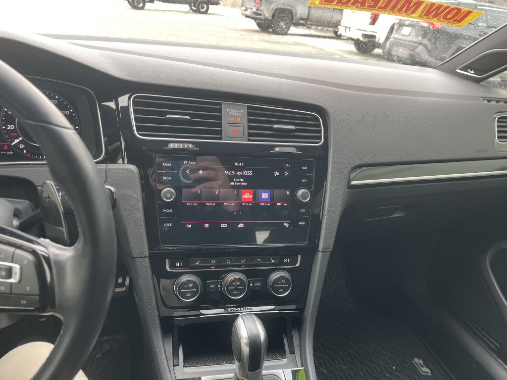 2019 Volkswagen Golf Image 38