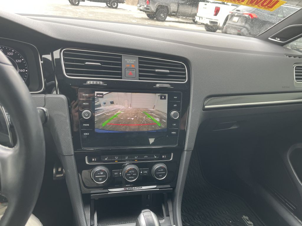 2019 Volkswagen Golf Image 40