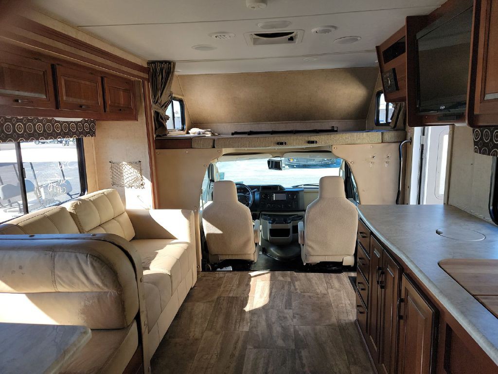 2017 Ford Econoline Image 7