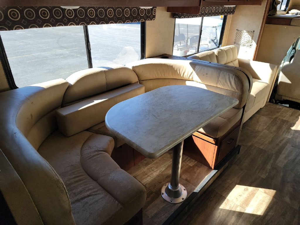 2017 Ford Econoline Image 9