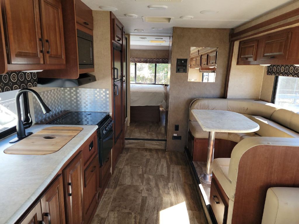 2017 Ford Econoline Image 11