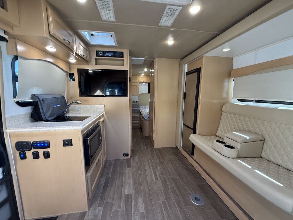 2021 Mercedes-Benz Sprinter Image 42