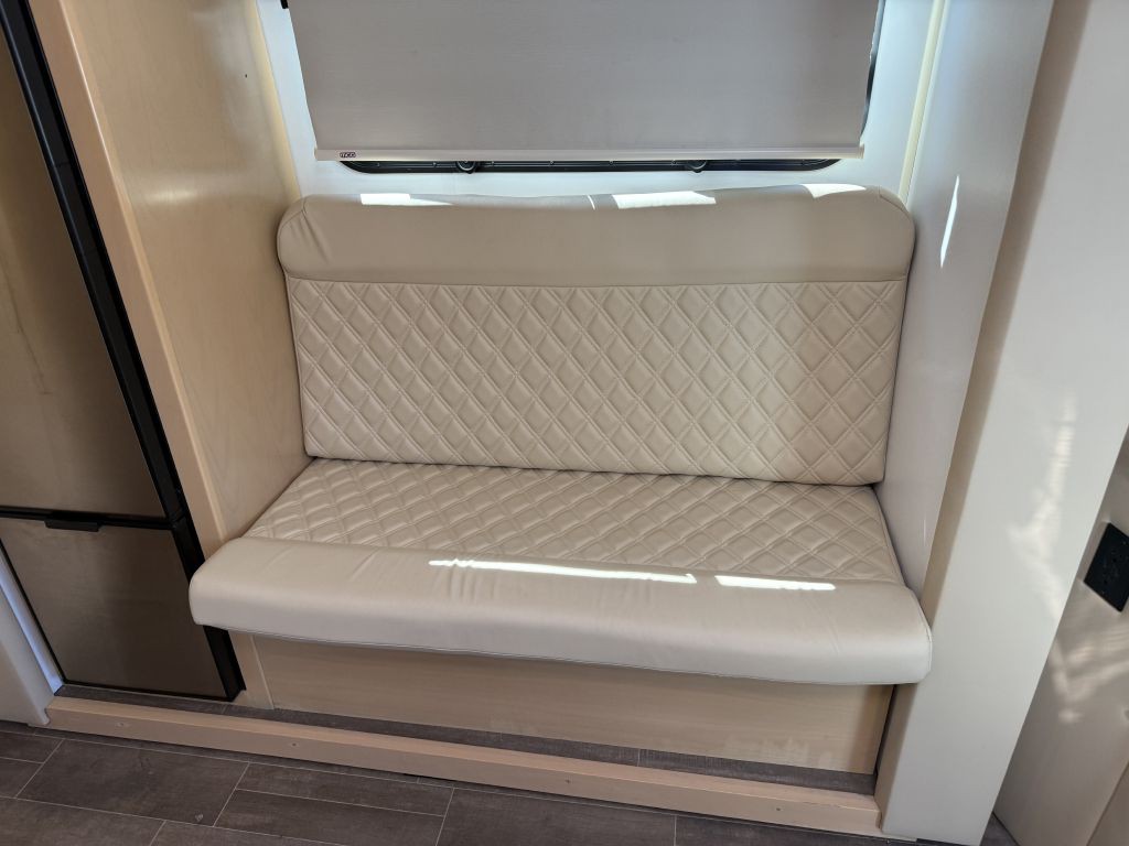 2021 Mercedes-Benz Sprinter Image 56