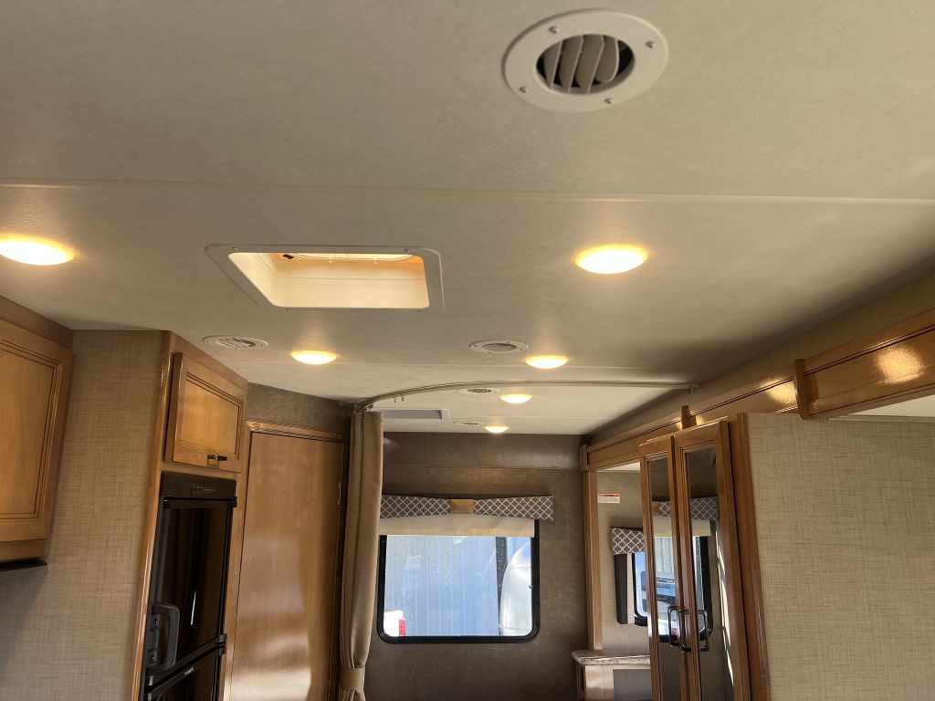 2020 Mercedes-Benz Sprinter Image 44