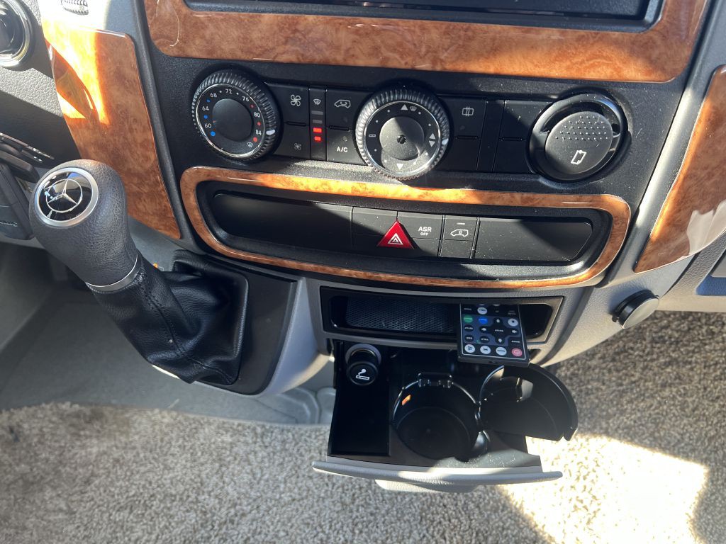 2020 Mercedes-Benz Sprinter Image 86