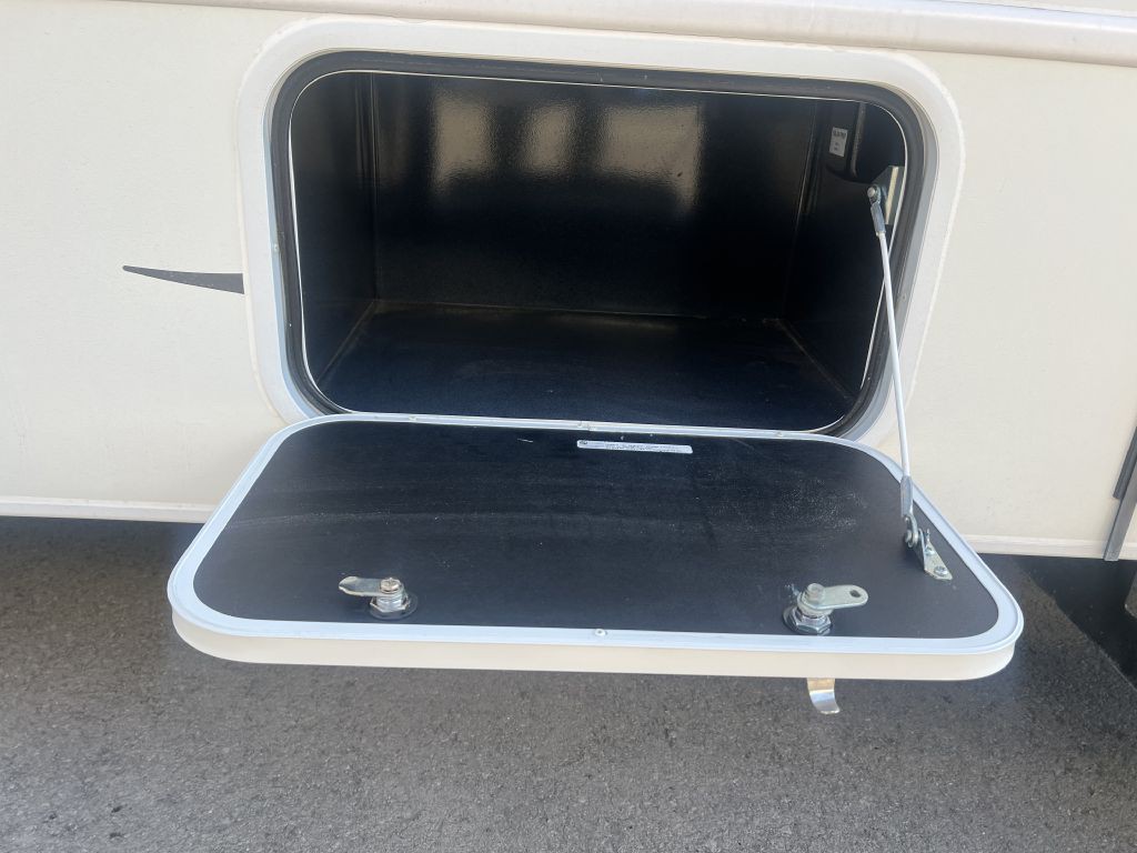 2022 Ford Econoline Image 16